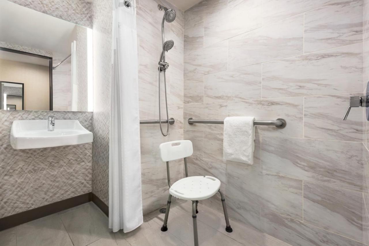 Holiday Inn Lic - Laguardia West, An Ihg Hotel Нью-Йорк Экстерьер фото